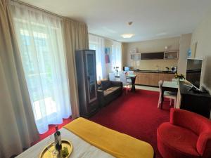 Lady in Red Apartment Kościuszki 16