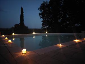 Maisons de vacances Stunning 3Bed House in Loubes Bernac Private Pool : photos des chambres