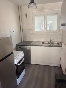 Studio 50 m de la plage 100 m centre ville