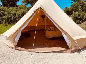 Tentes de luxe Glamping moustache : photos des chambres