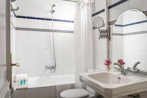 Double or Twin Room room in Hotel Medium Renaixença