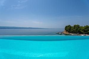 Seafront Villa Nina with 5 en-suite bedrooms