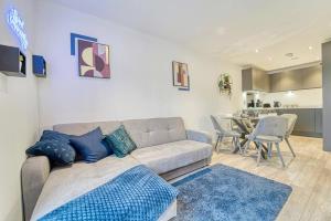 35 percent Off Stylish Liverpool Abode