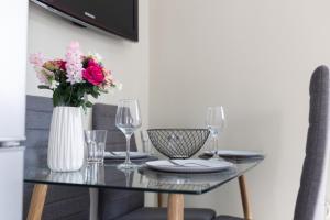 AIOLOS LUXURY agios dimitrios center apartment 4