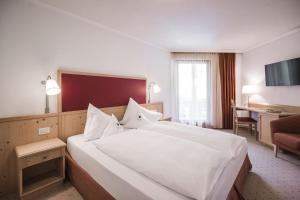 Double Room with Balcony room in Vierbrunnenhof