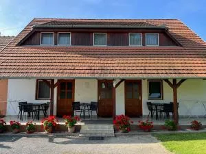 Ibolya Vendégház - 佐洛恰尼