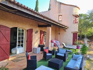 Villa provençale avec piscine au calme