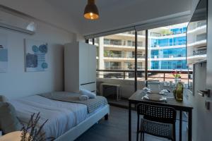 Burst Studio W Balcony in Larnaca