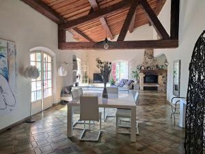 Villa provençale avec piscine au calme