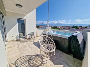 4 GENTLEMEN VILLAS with private jacuzzi 