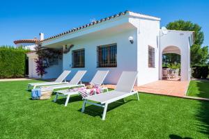 Chalet a pie Cala Forn con piscina