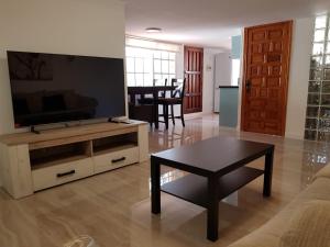 DELUXE Studio ATHOS 50 MP Garden patio BENALMADENA Golf & Beach