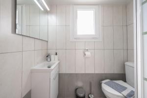 Sunny studio with Starlight balcony