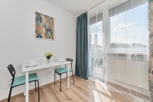 Studio with Sky Tower View Wrocław by Renters