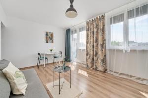 Studio with Sky Tower View Wrocław by Renters