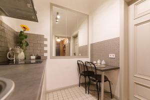 Vintage 1BR apartment in Quiet center of Riga