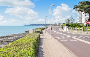 Appartements Beautiful Apartment In Royan With Wifi : photos des chambres