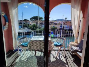 La Voile Blanche -Port-Grimaud Lux