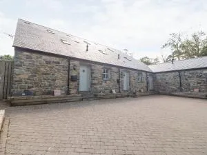 3 Pensyflog Barns - Tremadoc