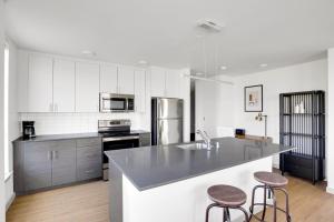 Columbia City 2BR w WD Gym nr Light Rail SEA-341