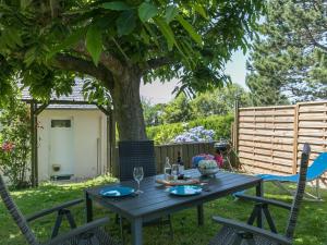 Holiday Home Ty-Rozen by Interhome