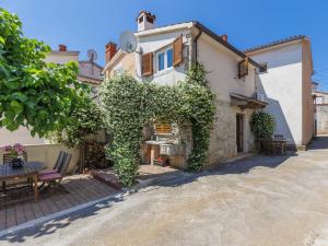 Holiday Home Pinia I by Interhome