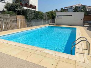 Appartements T2 proche plages et grandes surfaces : Appartement 1 Chambre