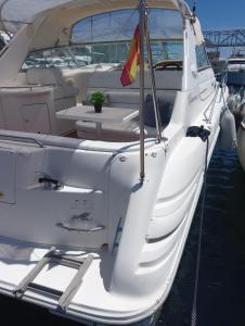 Diagonal Mar Sailboat