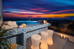 NEW luxury Penthouse with swimming pool and amazing sea view!