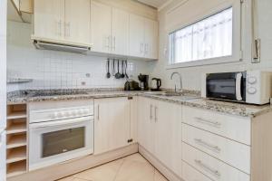 Port Petit 10 Empuriabrava Amarre 3x8 -Immo Barneda