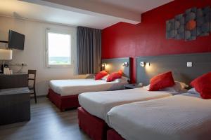 Hotels Authentic by balladins Dijon / Marsannay-la-Cote : Chambre Quadruple Supérieure 