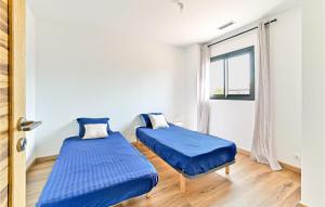 Maisons de vacances Awesome Home In Monteux With Kitchen : photos des chambres