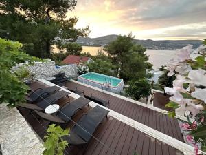 Romantic villa by the sea with panoramatic view