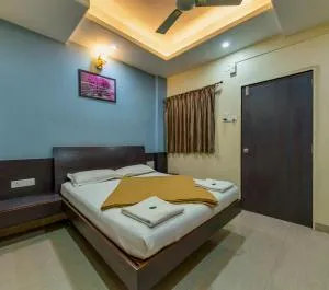 Hotel RadhaKrishna-Couple Friendly - Panhāla