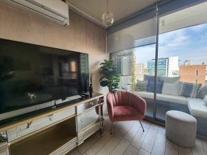 Stylish Art 2B wWifi, Smart TV & Parking