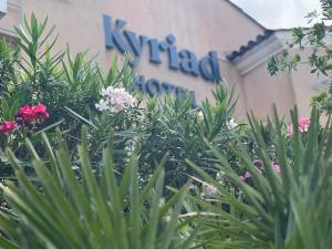 Hotels Kyriad Frejus - Centre : photos des chambres