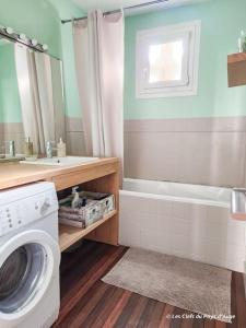 Appartements Bel appartement au coeur de Lisieux, parking + wifi : photos des chambres