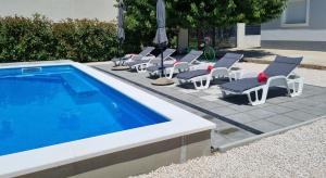 Private Pool Villa with Jacuzzi & Mountain View near Makarska
