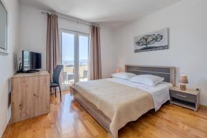 Apartment Renata + PRIVATE swimming pool in SPLIT 