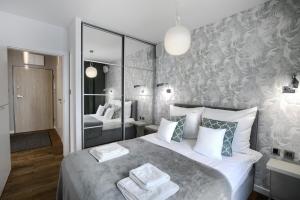 AboutArtApartments - Twin Towers