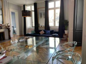 Appartements Les Halles Magnifique 100 m2 .Parking 300 Metres : photos des chambres