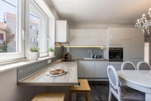 Central Park Apartment with Terrace