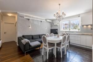 Central Park Apartment with Terrace