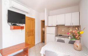 Beautiful Apartment In Dubrovnik With Outdoor Swimming Pool, Wifi And 2 Bedrooms