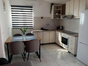 Apartment Lil