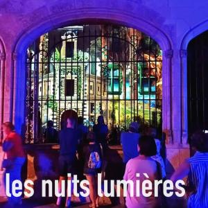 Appt 56m2 à 4mn du Palais Jacques Coeur.