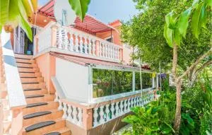 2 Bedroom Amazing Apartment In Vir - Lozice