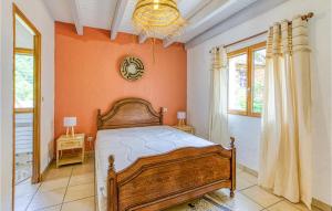 Maisons de vacances Nice Home In Centres With Outdoor Swimming Pool, Wifi And 5 Bedrooms : photos des chambres