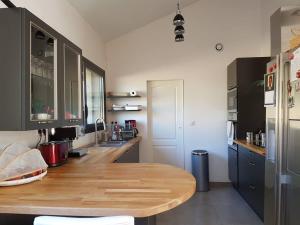 Maisons de vacances Grande Maison de vacances avec piscine privee pour 12 personnes max : photos des chambres