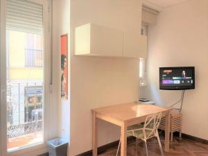 Acogedor apartamento, exterior con balcón y aire acondicionado en Chueca, Madrid